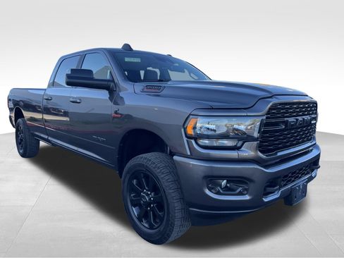 Used 2022 RAM 3500 Big Horn w/ Level C Equiment Group AWD/4WD image 3