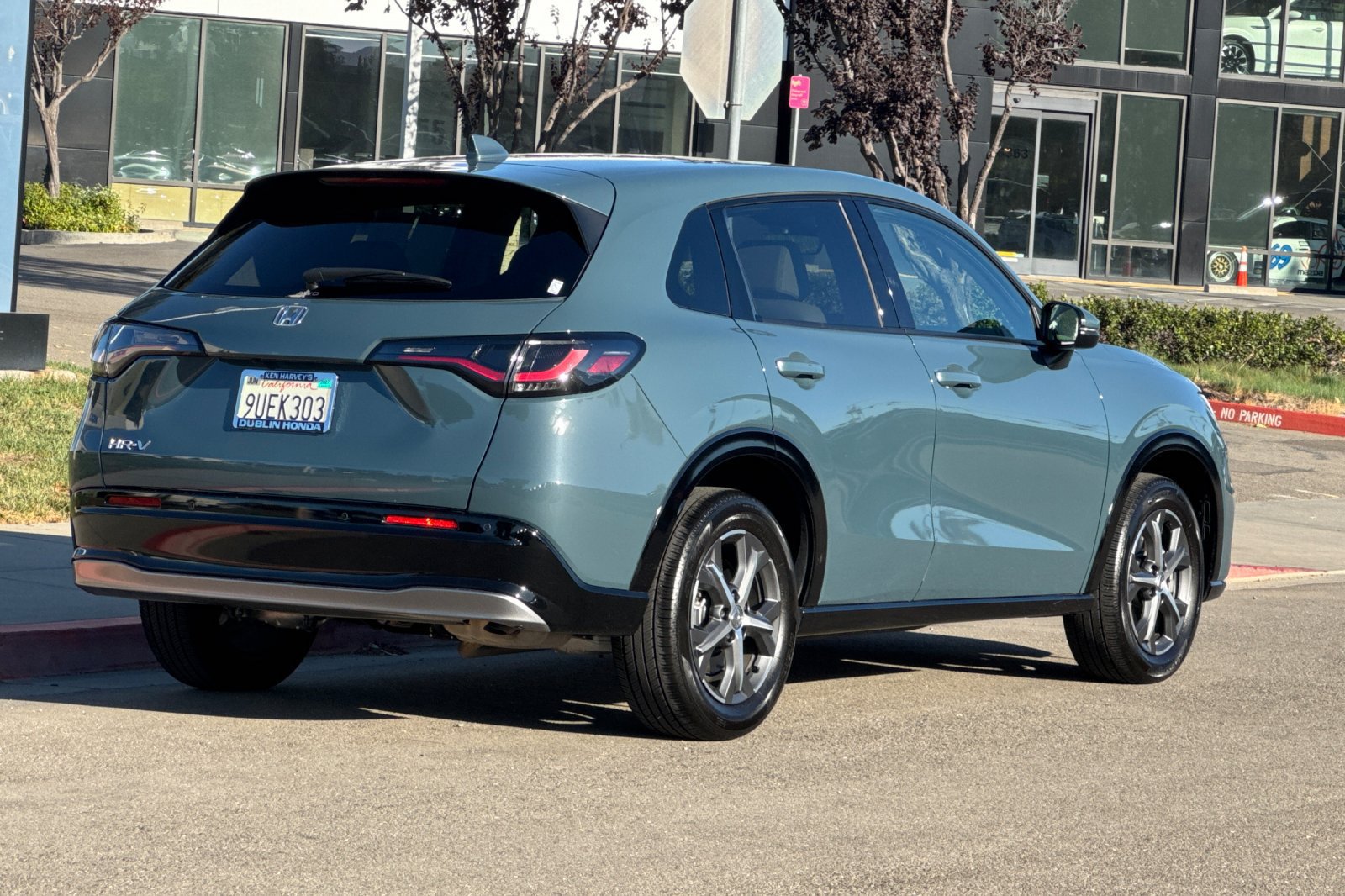 Certified 2025 Honda HR-V EX-L image 4