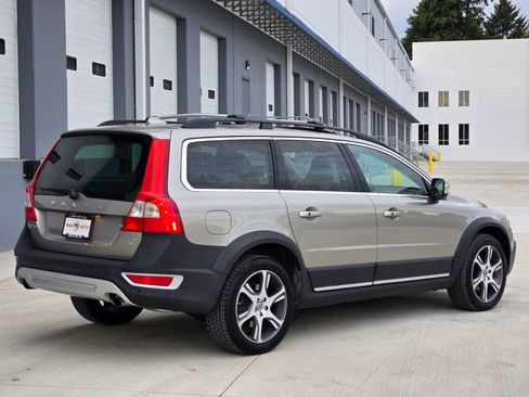 Used 2013 Volvo XC70 T6 image 9