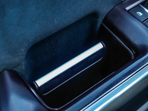 Used 2022 Ford F150 Limited image 9