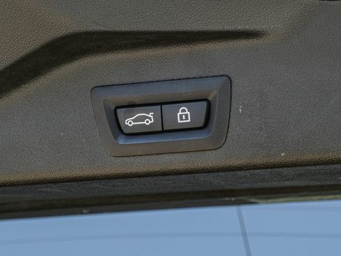 Used 2021 BMW X5 xDrive40i w/ Convenience Package image 47