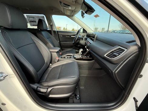 New 2026 Kia Seltos EX image 32