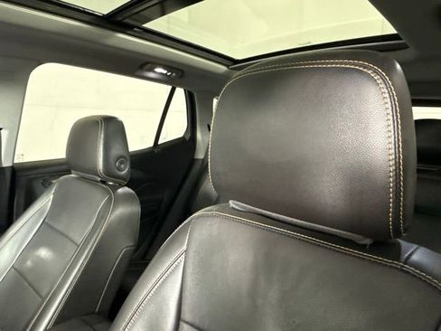 Used 2021 GMC Terrain SLT w/ Infotainment Package II image 14