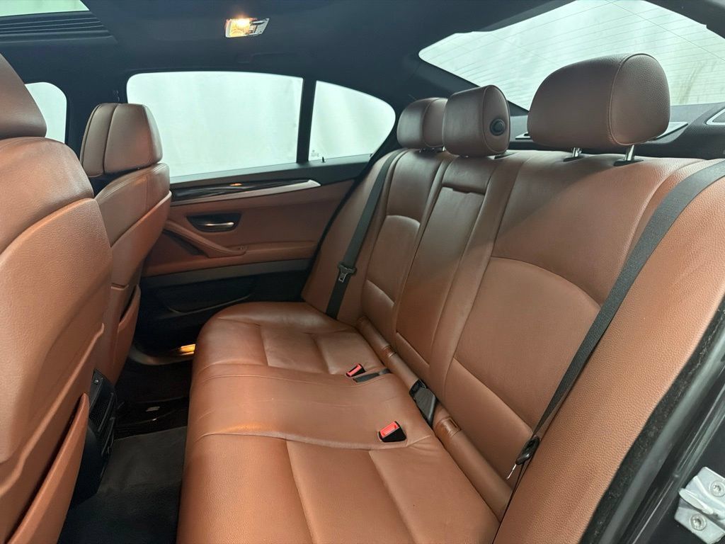 Used 2013 BMW 550i xDrive Sedan AWD/4WD image 24