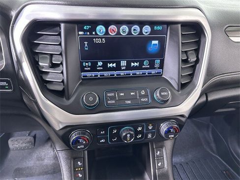 Used 2019 GMC Acadia SLT image 13