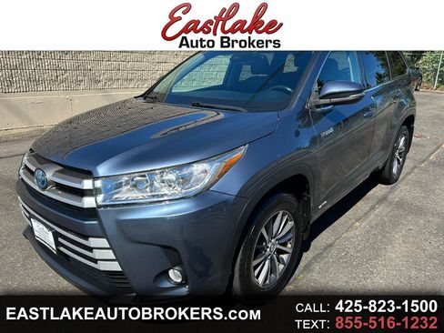 Used 2018 Toyota Highlander XLE AWD/4WD image 1