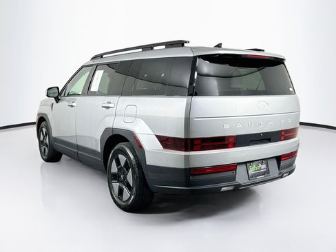 Used 2025 Hyundai Santa Fe SEL FWD image 5