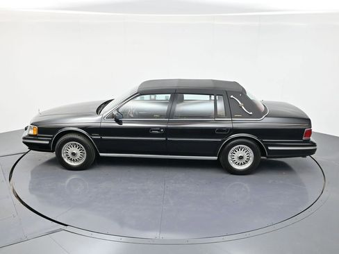 Used 1990 Lincoln Continental Signature image 35