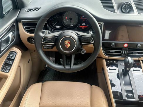 Certified 2025 Porsche Macan S image 15