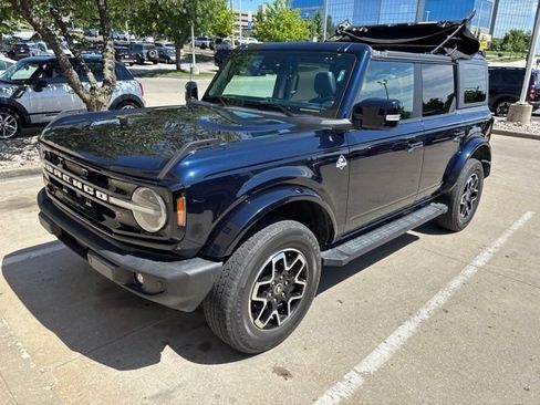 Used 2021 Ford Bronco Outer Banks AWD/4WD image 2