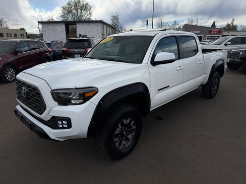 Used 2020 Toyota Tacoma TRD Off-Road w/ TRD Premium Off Road Package image 6