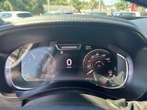 Used 2025 RAM 3500 Laramie AWD/4WD image 18