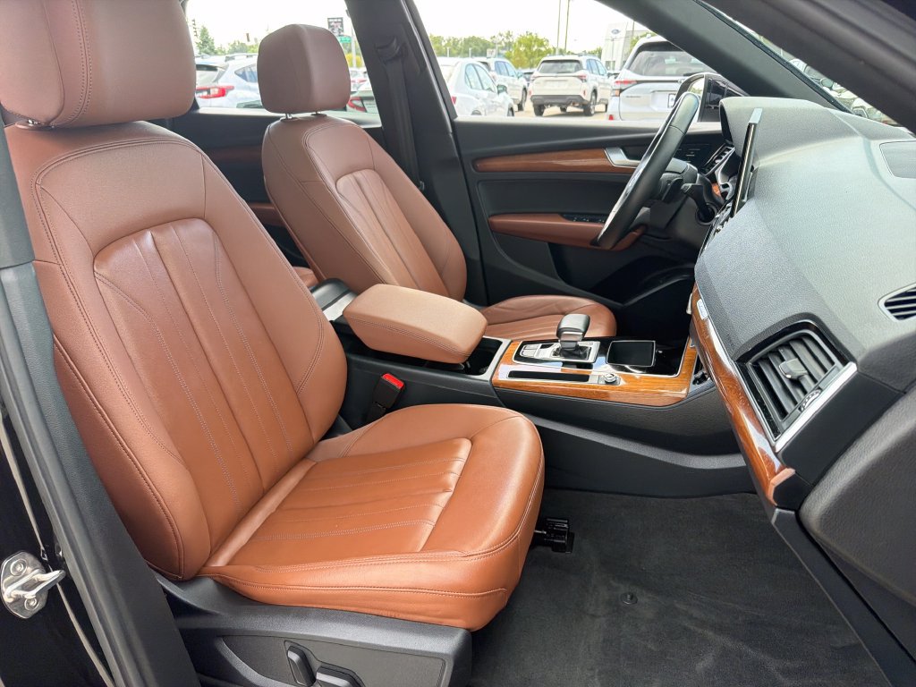 Used 2023 Audi Q5 2.0T Premium w/ Convenience Package AWD/4WD image 28