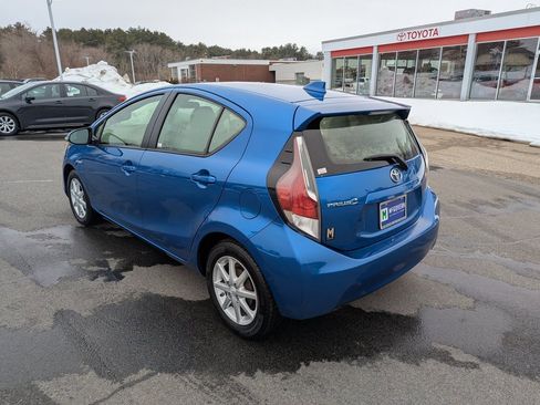 Used 2016 Toyota Prius C Three image 3
