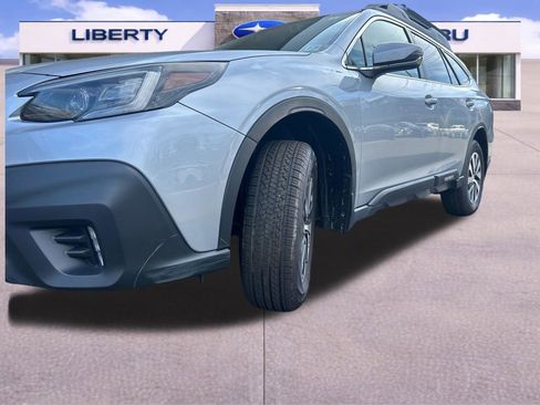 Used 2022 Subaru Outback Premium image 13