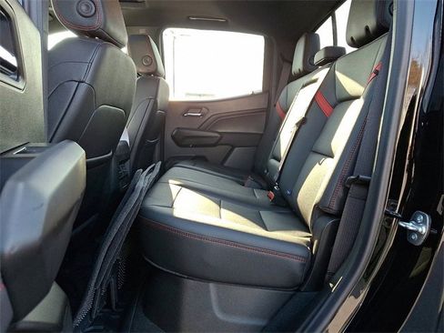 Used 2025 Chevrolet Colorado Z71 w/ Technology Package image 13