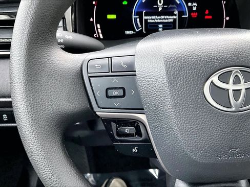 Certified 2025 Toyota Camry LE image 23