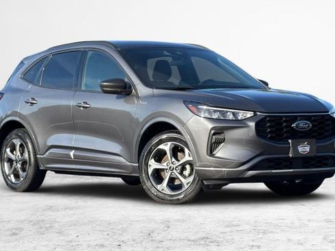 Used 2023 Ford Escape ST-Line image 2