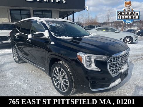 Used 2023 GMC Terrain Denali w/ Denali Premium Package image 9