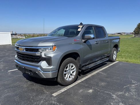 Used 2024 Chevrolet Silverado 1500 LT w/ Z71 Off-Road Package image 2