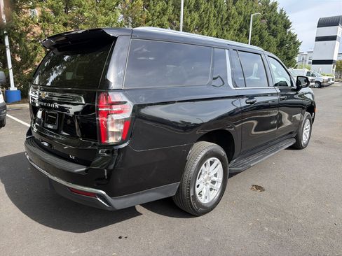Used 2024 Chevrolet Suburban LT AWD/4WD image 10