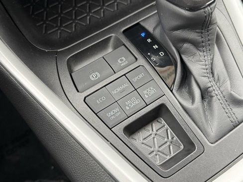 Certified 2022 Toyota RAV4 XLE image 17