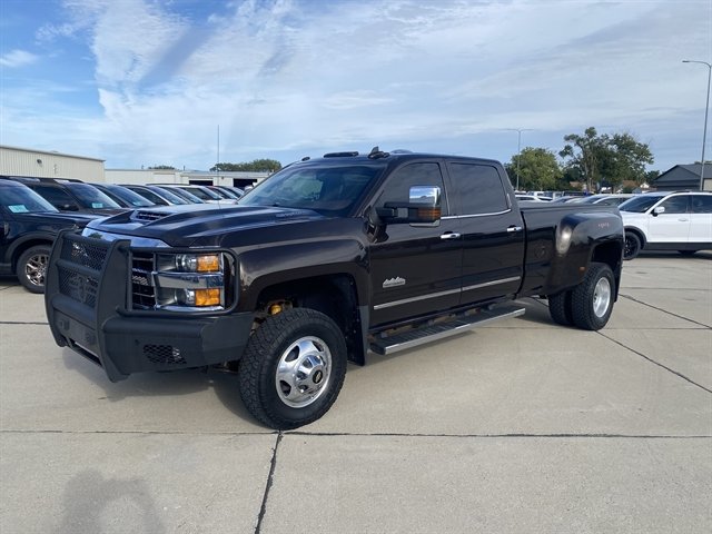 Used 2019 Chevrolet Silverado 3500 High Country w/ Duramax Plus Package AWD/4WD image 3