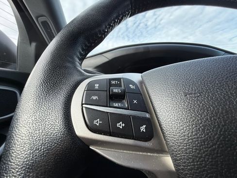 Certified 2022 Ford Explorer XLT w/ Equipment Group 202A image 19