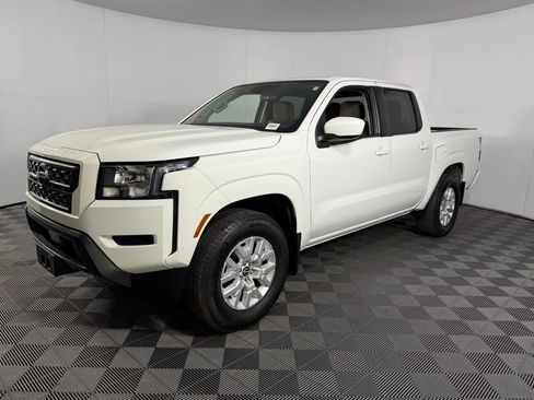 Used 2022 Nissan Frontier SV w/ Technology Package image 3