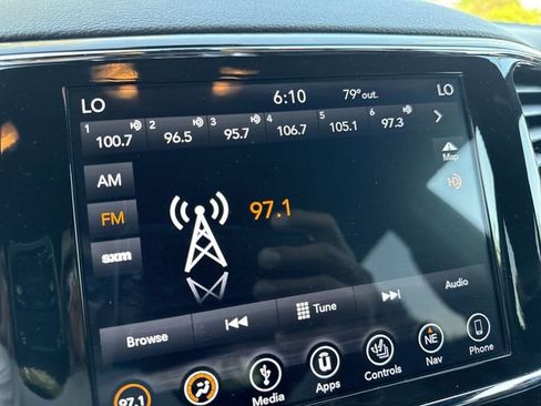 Used 2019 Jeep Grand Cherokee Altitude image 16