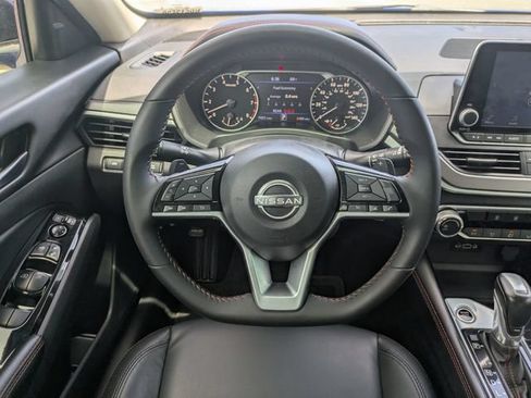 Used 2025 Nissan Altima 2.5 SR FWD image 29
