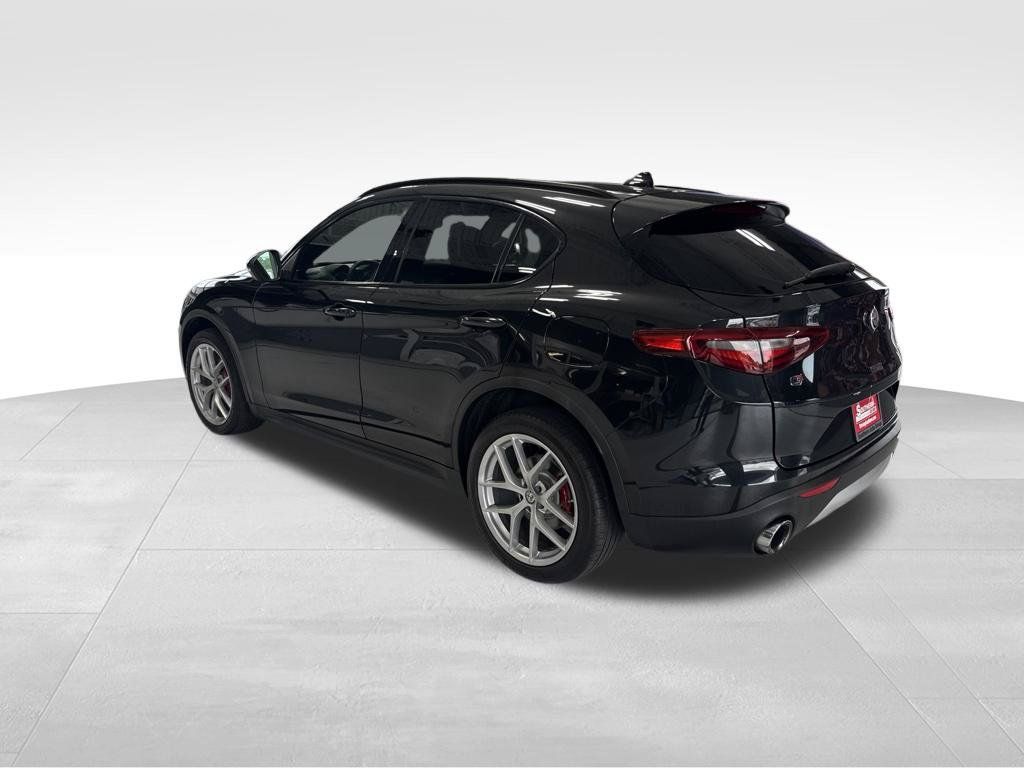 Used 2018 Alfa Romeo Stelvio Ti Sport AWD/4WD image 4