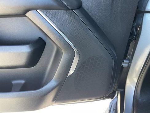 Used 2025 Chevrolet Suburban LS RWD image 23
