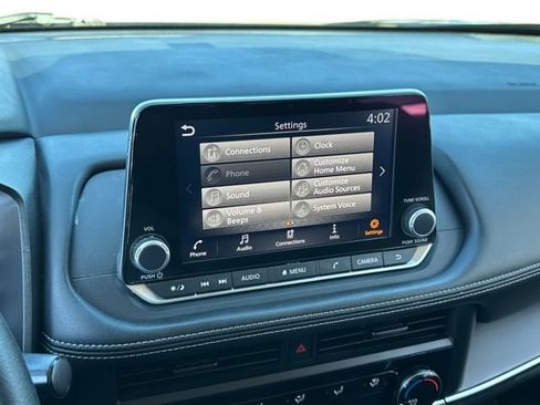 Used 2024 Nissan Rogue S image 11