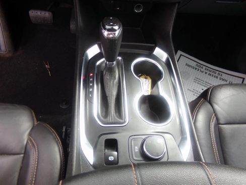 Used 2018 Chevrolet Traverse LT image 18