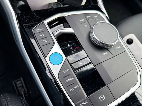 Used 2024 BMW i4 xDrive40i image 17