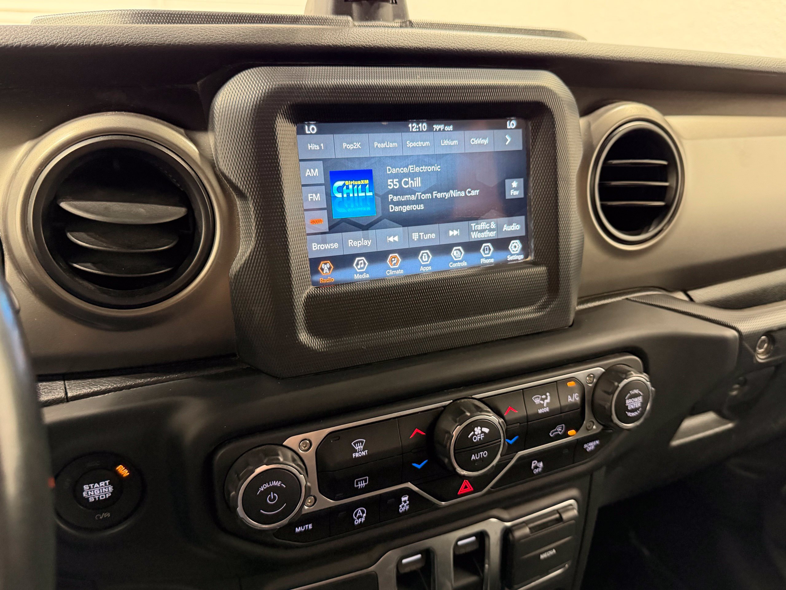 Used 2021 Jeep Wrangler Sport AWD/4WD image 36
