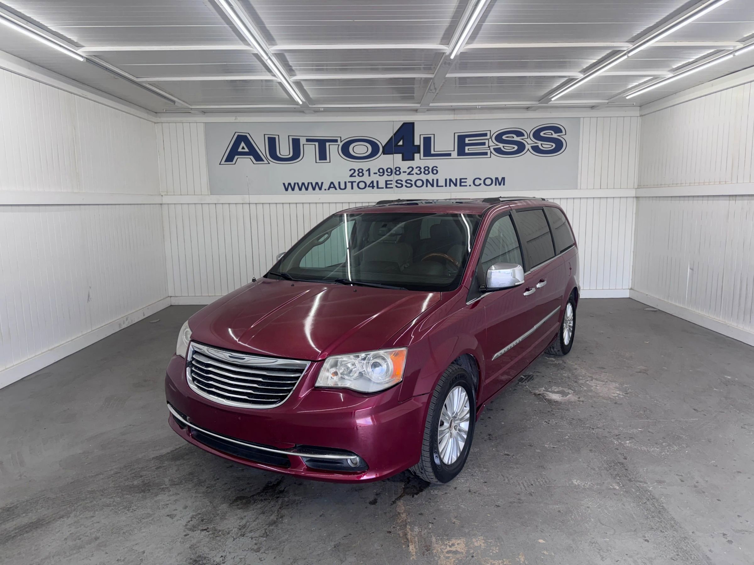 Used 2012 Chrysler Town & Country Limited FWD image 1