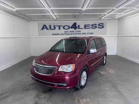 Used 2012 Chrysler Town & Country Limited w/ Luxury Group image 1