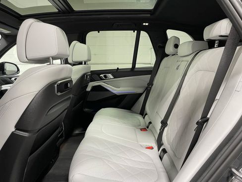 Used 2025 BMW X5 xDrive40i w/ Executive Package AWD/4WD image 15