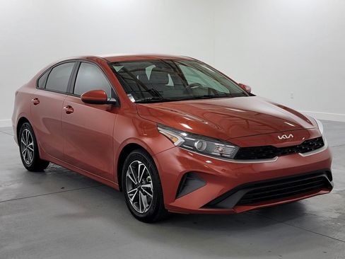 Used 2023 Kia Forte LXS FWD image 2