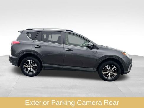Used 2018 Toyota RAV4 XLE image 10