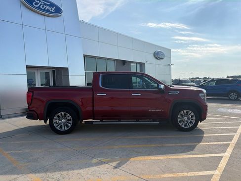Used 2022 GMC Sierra 1500 Denali w/ Technology Package AWD/4WD image 10