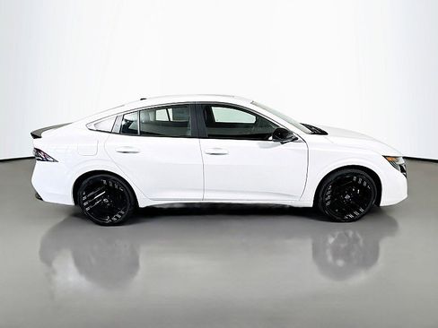 New 2026 Nissan Sentra SR w/ SR Premium Package FWD image 8