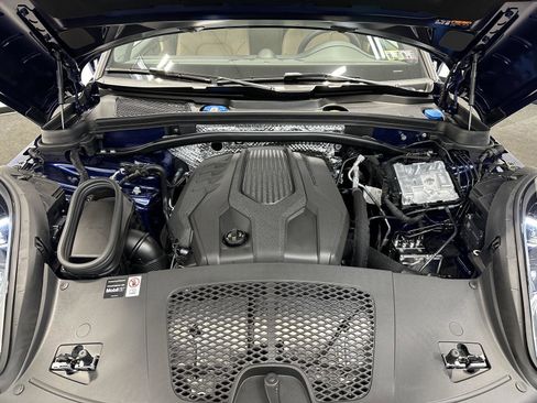 Used 2026 Porsche Macan Turbo image 43