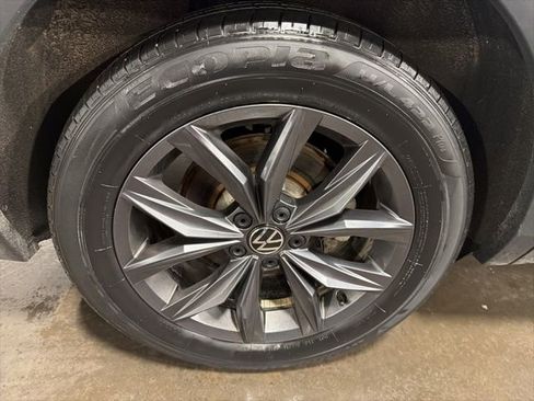 Used 2023 Volkswagen Tiguan SE image 25