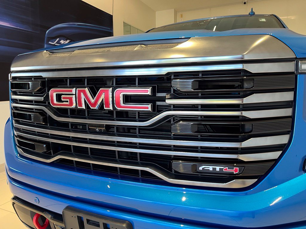 Used 2024 GMC Sierra 1500 AT4 w/ Technology Package AWD/4WD image 15