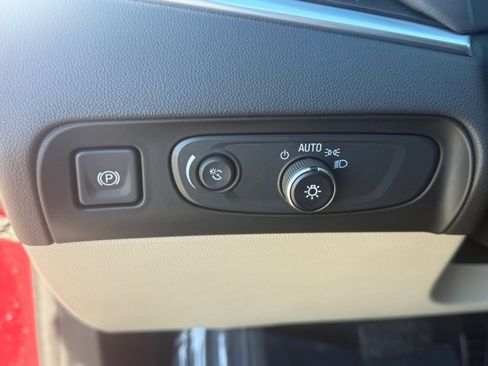 Used 2020 Buick Enclave Essence w/ Sound and Sites Package image 21