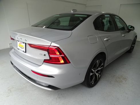 Used 2024 Volvo S60 B5 Plus AWD/4WD image 22