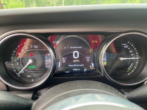 Used 2022 Jeep Wrangler Unlimited Rubicon 4xe w/ Cold Weather Group AWD/4WD image 15